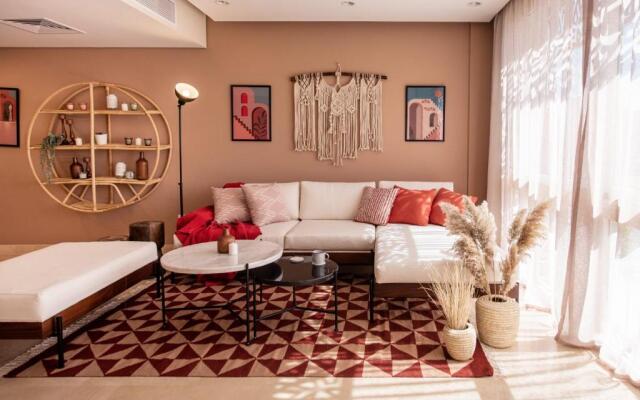 Earthy & Tranquil 1 BR Apt with Pool & Beach Access