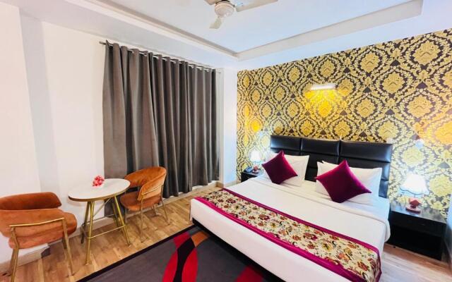 Qotel Hotel AT Residency Kaushambi