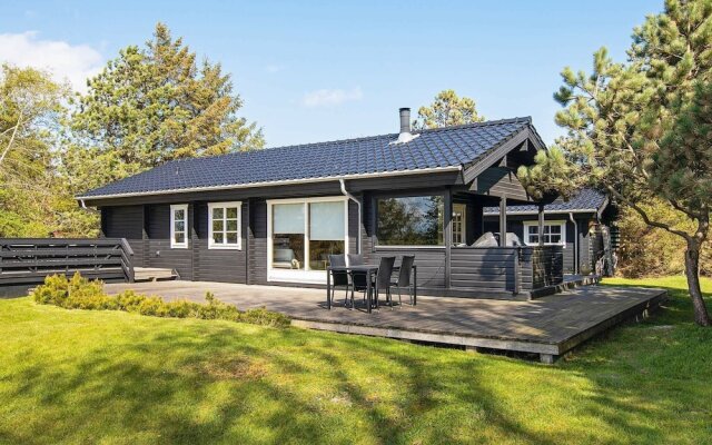 Peaceful Holiday Home in Højby Near the Beach