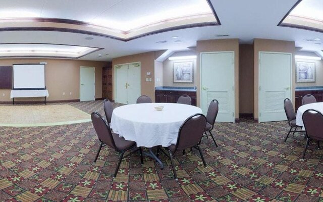 Express Inn & Suites - Griffin