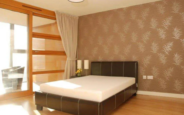 Falcon Wharf Apartments