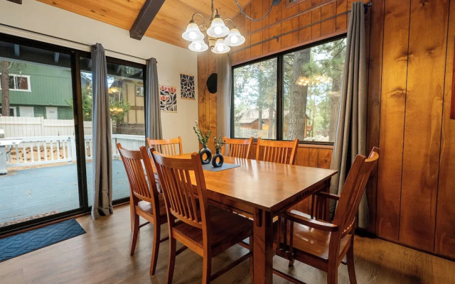 Bear Woods 3BR Retreat