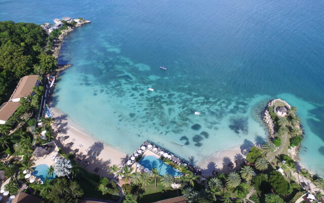 Blue Waters Resort & Spa