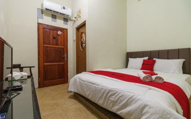 Reddoorz Near Stasiun Poris Tangerang – Guest Rooms – Tangerang