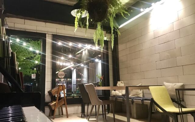 Kampor Co Working Space and Bed