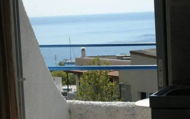 Efrosyni Apartments