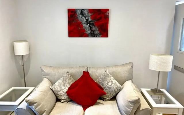 High Hedges Apartments