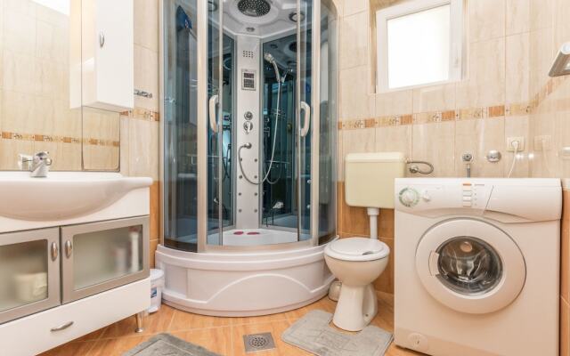 Apartments and Room Mirjana