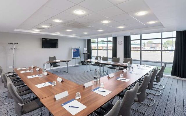 Holiday Inn Express Leigh - Sports Village
