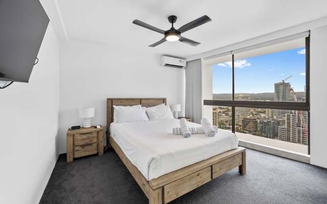 Lvl 30 - 2BRM Ocean Outlook Retreat – Guest Rooms – Gold Coast