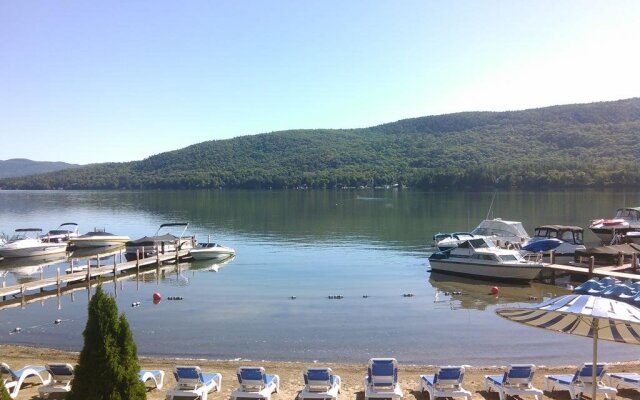 Surfside On The Lake