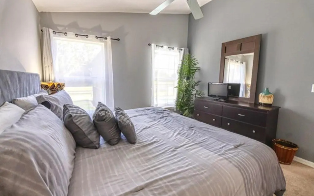 Camile's Sandy Ridge Vacation Home
