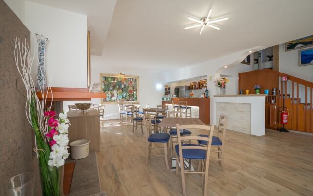 Malì Guest House & Terrace Bar