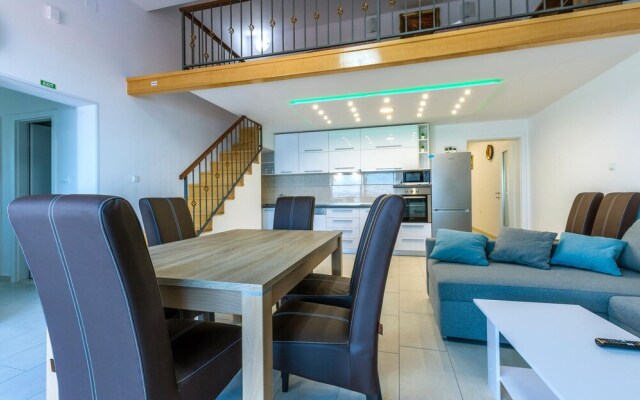 Beautiful Apartment in Jesenice With Wifi and 4 Bedrooms