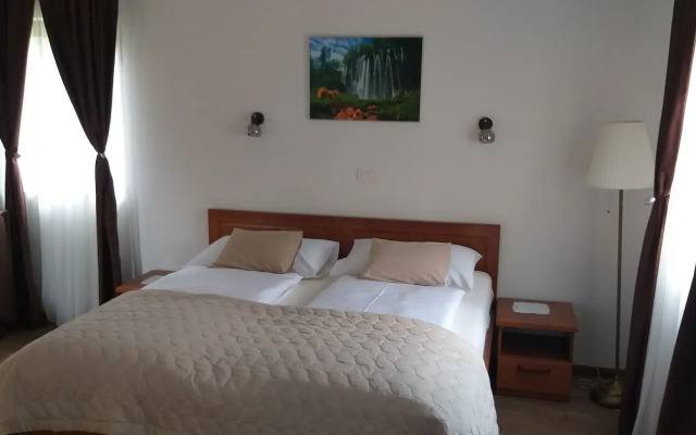 Plitvice Lakes Villa Mija