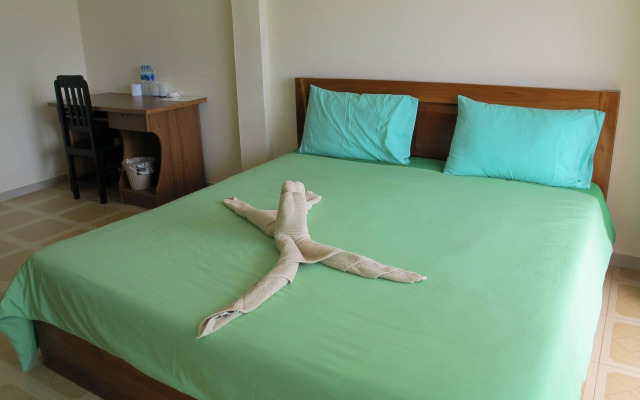Day Waterfront Hotel. (SHA Extra Plus)