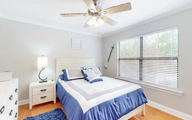 2BR Updated Dog-friendly Condo w/ Pool & Tennis