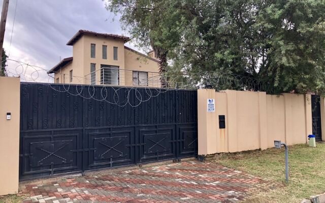 Airport Royal Guest House