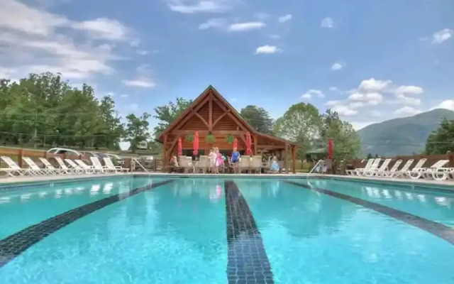 Awe-inspiring Estate w Pool Theater Fire Pit
