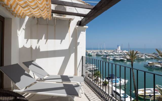 Beautiful Duquesa Harbour apt 2001