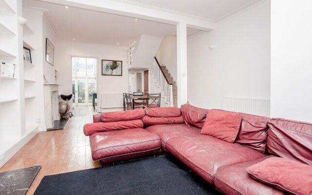 Elegant Victorian 3 Bed Home near Hammersmith