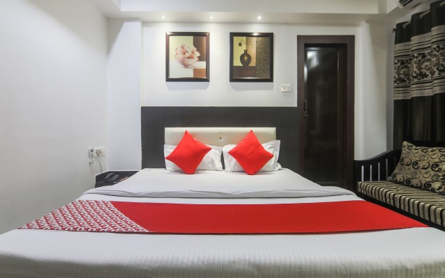 OYO 23403 Hotel Rashmi