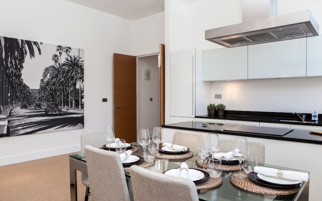 Luxurious and Spacious 3 Bed in Battersea