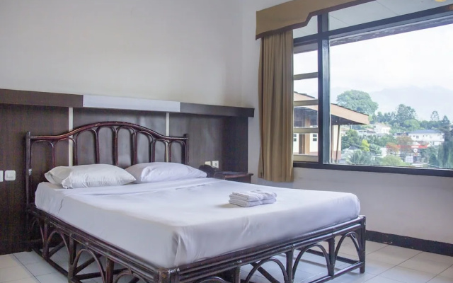 The Grand Hope Resort And Residence – Guest Rooms – Cipanas