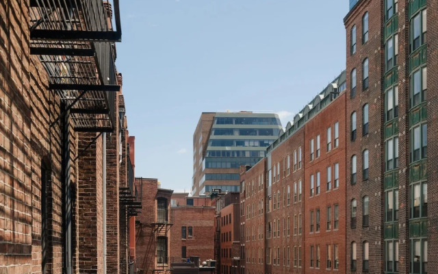 Oakwood At 234 Newbury