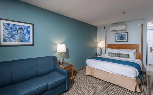 Rockland Harbor Hotel