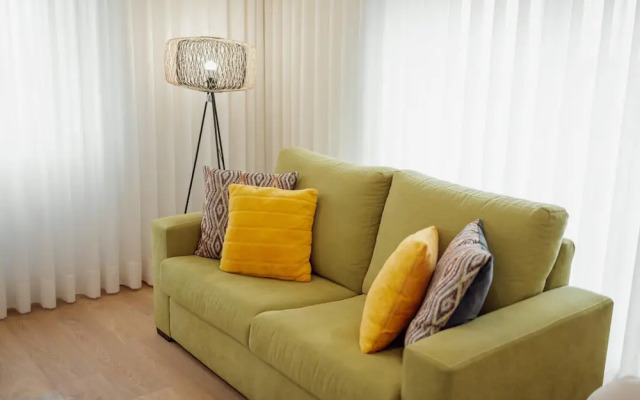 City Center Grand SEA View Terrace by Vacationy