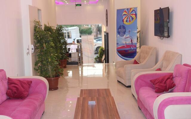 Weekend Hotel