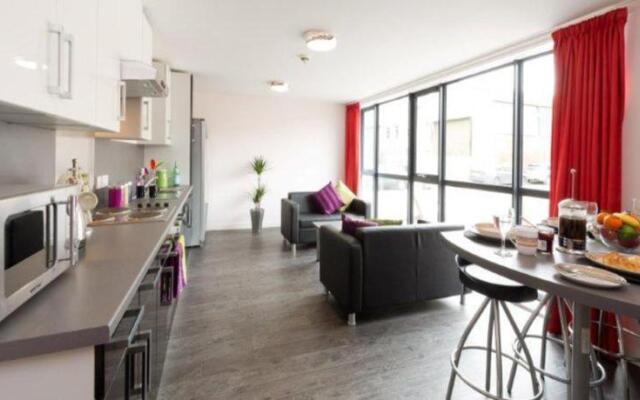 Summer Hostels - Beaverbank (Campus Accommodation)