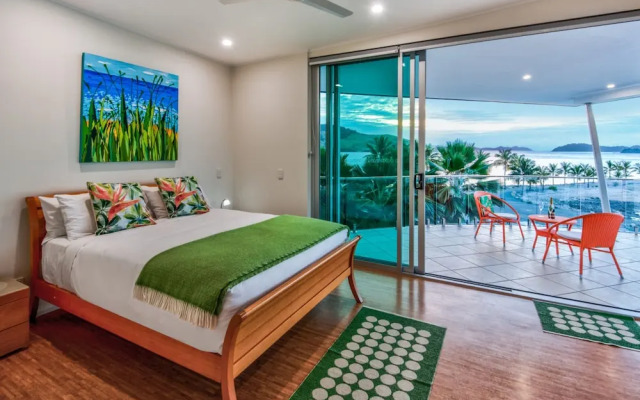 Pavillions 25 Penthouse with Marina View