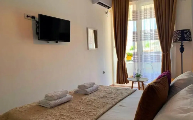 Room-blue Studio With Sea View