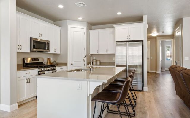 Grand Getaway 10 Bedroom Townhouse