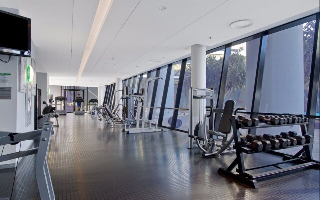Circle on Cavill - HR Surfers Paradise