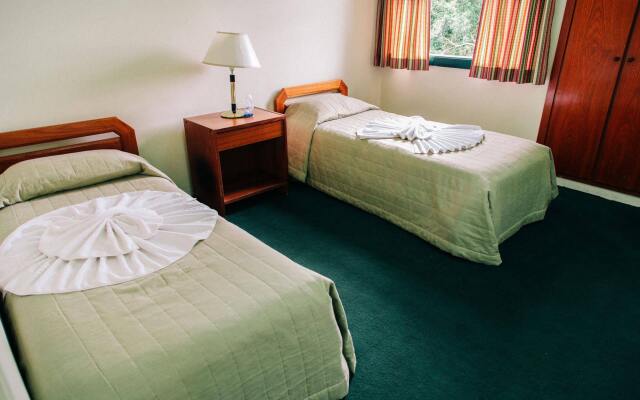 Plaza Inn Week Inn