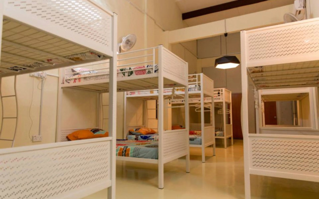 Vloft Backpackers Hostel by ZUZU