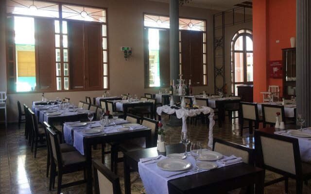 E Rueda Hotel