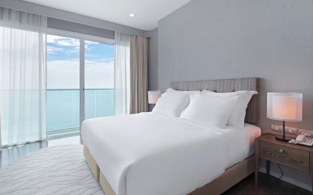 White Sand Beach Residences Pattaya