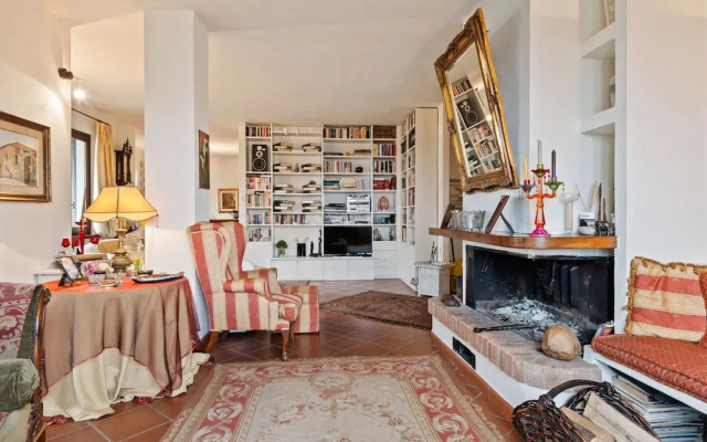 Attractive Holiday Home in Fontanile With Garden and Barbecue