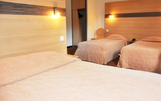 Hotel The Originals Annecy Nord (ex P'tit-Dej Hotel)
