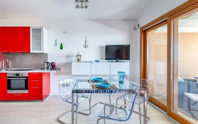 The Lady in Red Studio Flat with Sea View Terrace