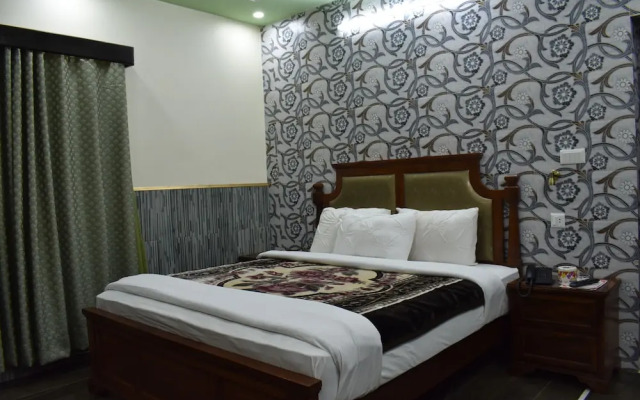 Dream Land Hotel