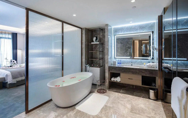 Qianhuazhou Hotel