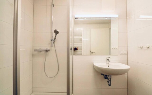 Nice And Clean Hostel Room for 3 2c