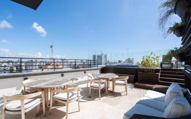 King-pool-CityView-Gym-WiFi-1br-YellowKey