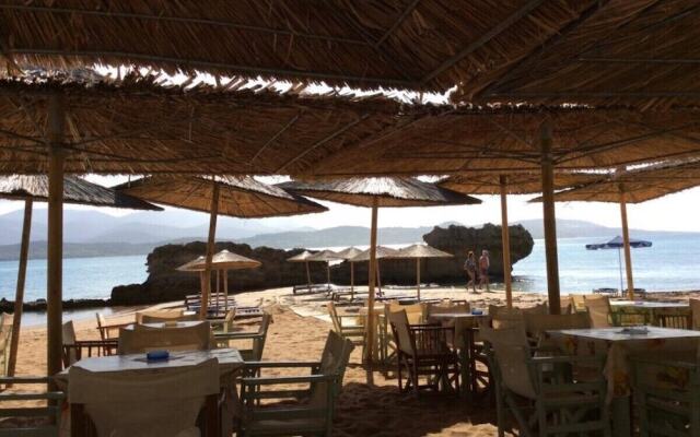 Alekos Beach Houses-Romance