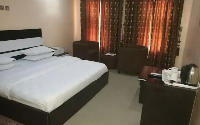 Quarter House Hotel